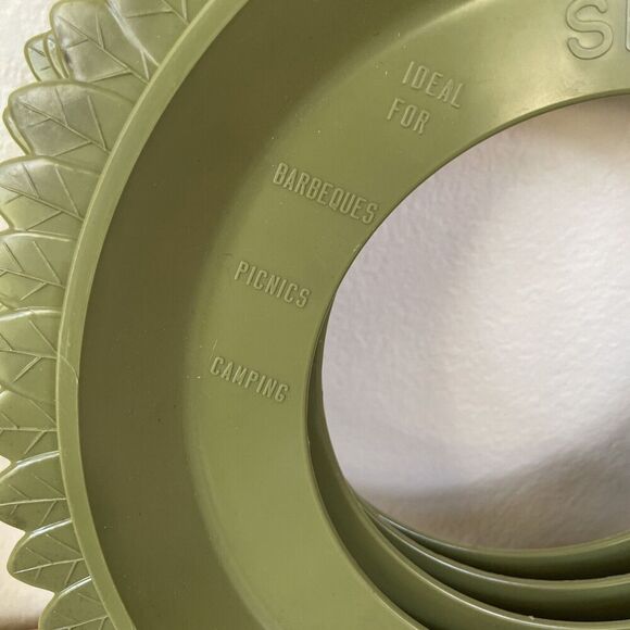 4 Vintage SERVA-PLATE Plastic Paper Plate Holders GREEN Flower Picnic Camping - Picture 3 of 14